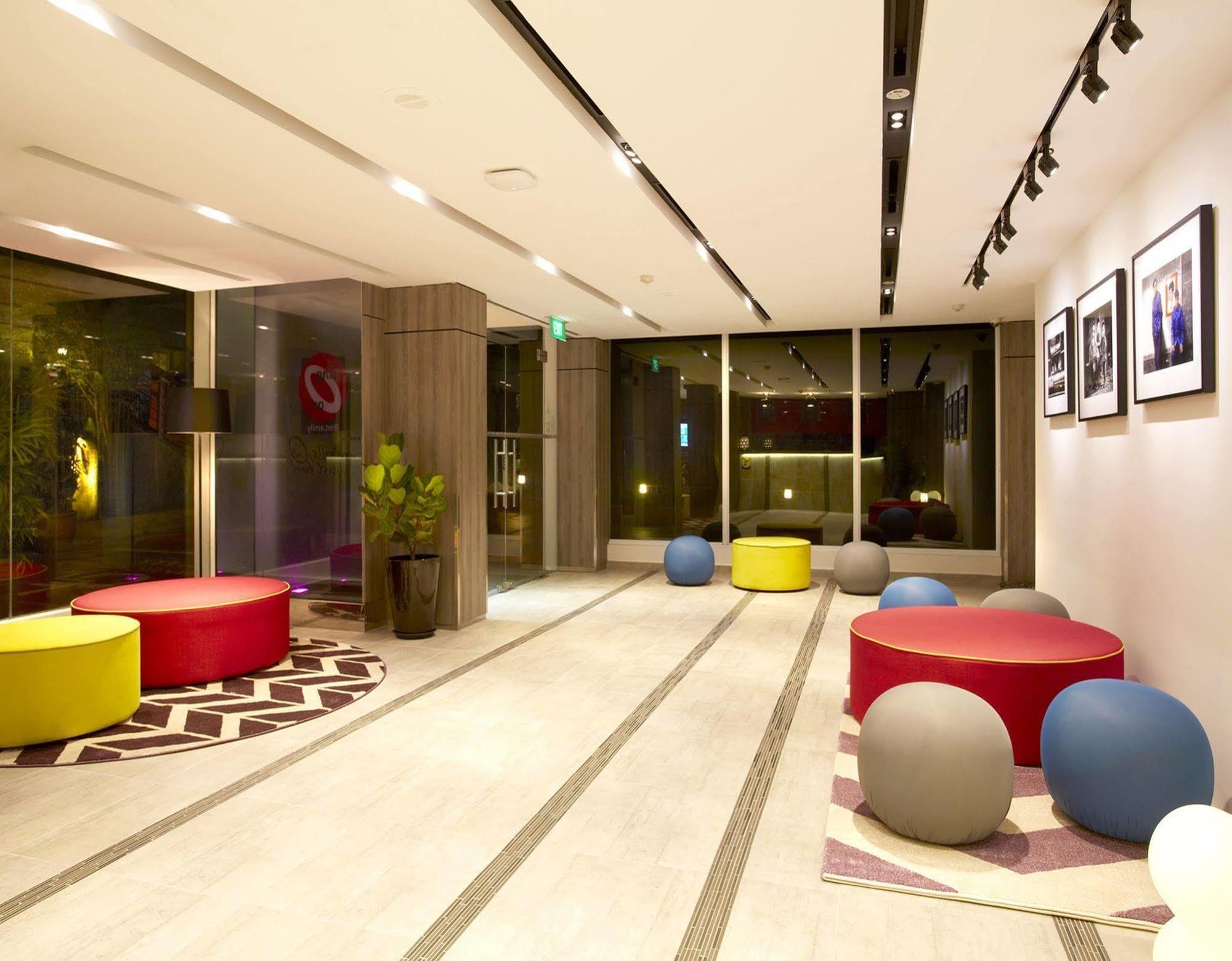 Hangout At Mt Emily Hotel Singapura