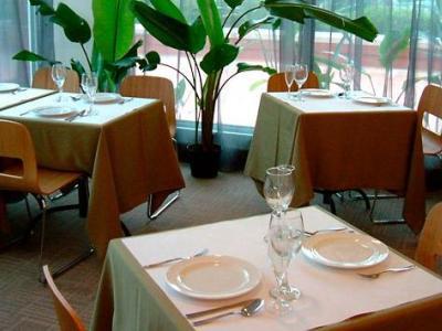 Hotel Hangout At Mt Emily Singapura
